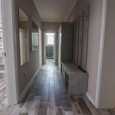 아파트 New 1930s Quiet W/ac - 2 Bedroom