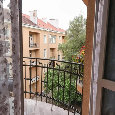 New 1930s Quiet W/ac - 2 Bedroom Sofia