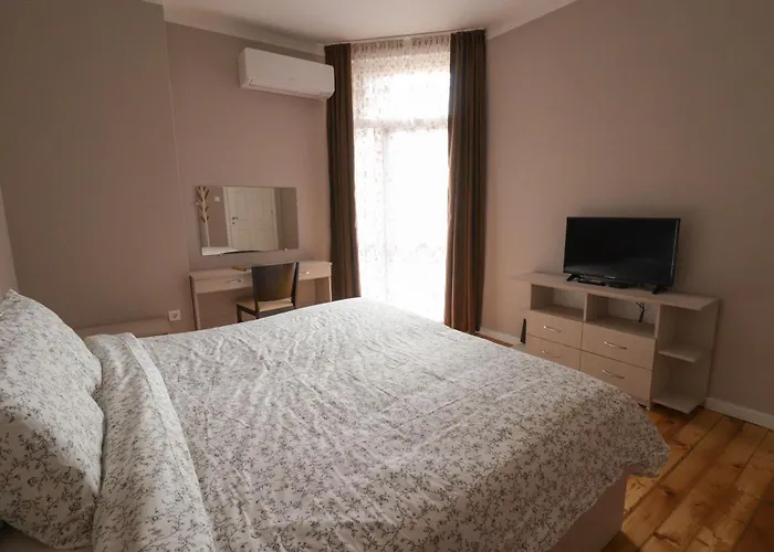 New 1930s Quiet W/ac - 2 Bedroom アパート ソフィア